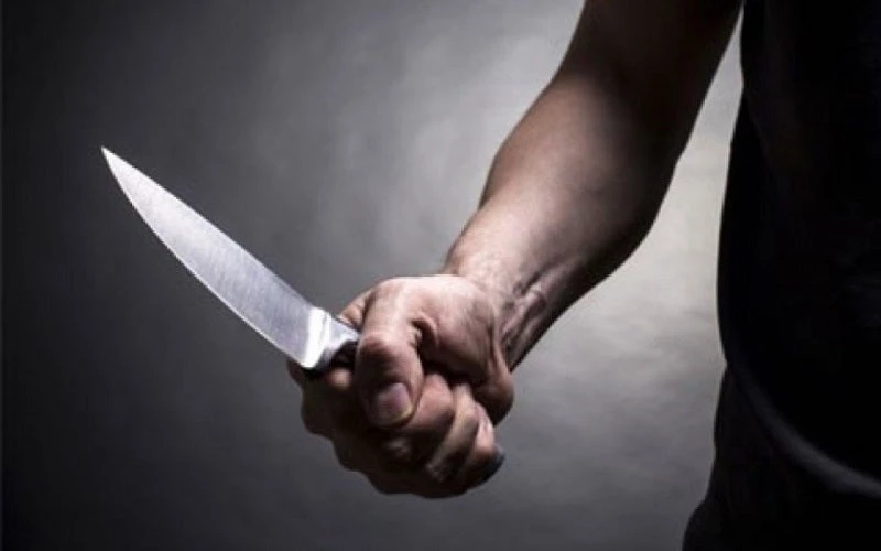 Θεσσαλονίκη: Η στιγμή της ληστείας με μαχαίρι (Φωτογραφία-ντοκουμέντο)